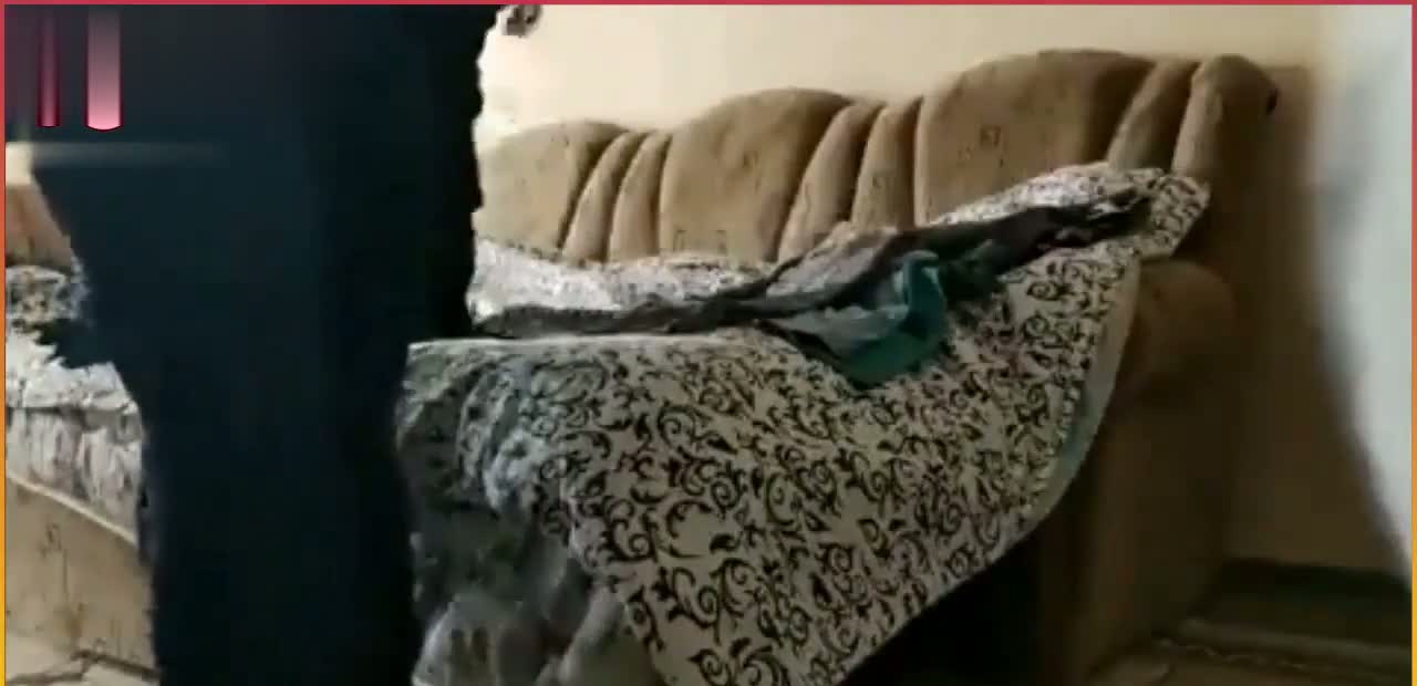 Önceden ayarladığı türbanlı komşusunu hızlıca sikiyor