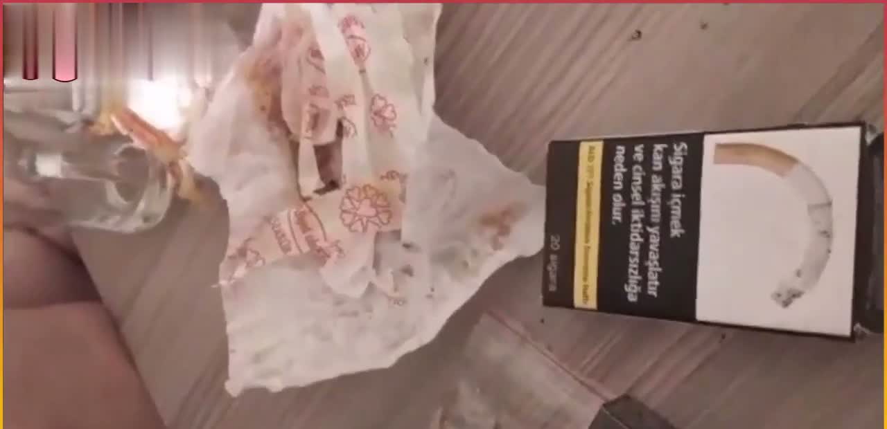 Üniversiteli gençler evde grup seks çeviriyor